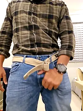 Snapshot of shakir12340 chatting on 09/08/25, 05:01 shakir12340 online show from 09/08/25, 05:01