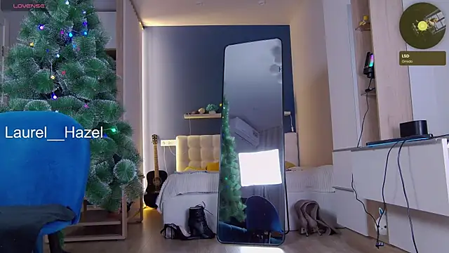 Snapshot of LAUREL_HAZEL chatting on 01/13/25, 10:13 LAUREL HAZEL online show from 01/13/25, 10:13