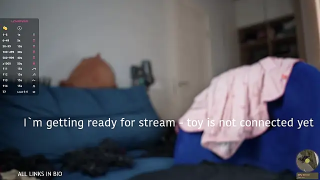 Snapshot of LAUREL_HAZEL chatting on 02/06/25, 07:07 LAUREL HAZEL online show from 02/06/25, 07:07