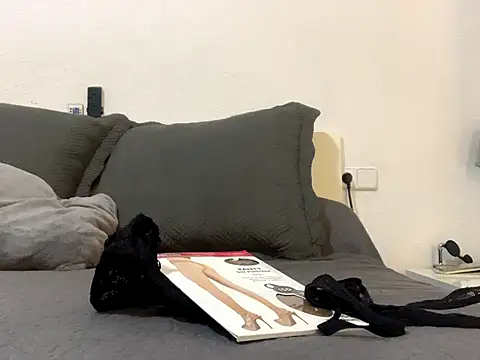 Chic desire online show from 09/19/25, 07:43