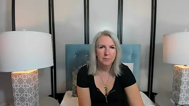 EricaTop online show from 09/28/25, 04:51