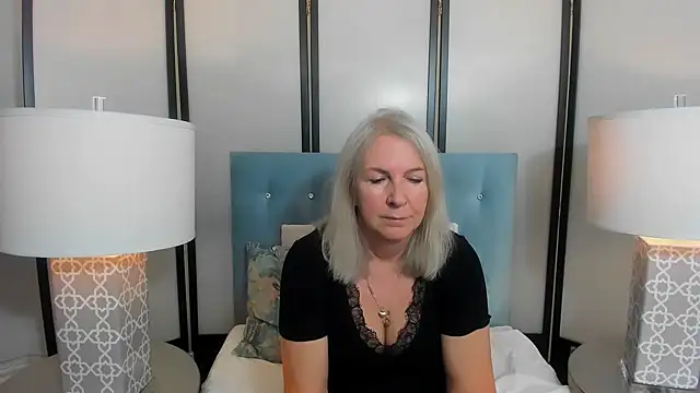 EricaTop online show from 10/06/25, 04:04