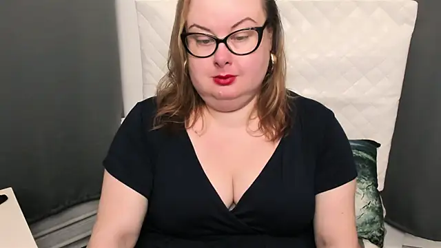 Snapshot of dirtyBonnie chatting on 01/25/25, 04:56 dirtyBonnie online show from 01/25/25, 04:56