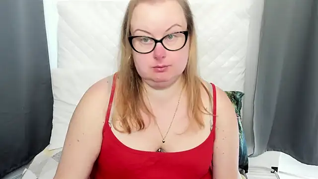 Snapshot of dirtyBonnie chatting on 10/16/25, 10:16 dirtyBonnie online show from 10/16/25, 10:16