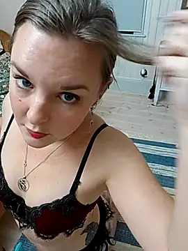 Snapshot of SwedishJennifer chatting on 11/05/25, 08:09 SwedishJennifer online show from 11/05/25, 08:09