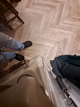 realeasy1 online show from 09/28/25, 01:33