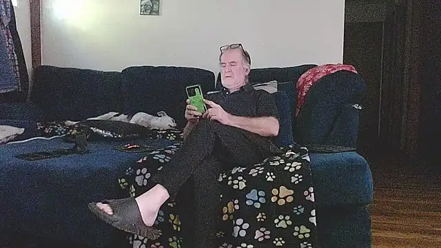 Snapshot of Sweet_Sexy1963 chatting on 09/29/25, 04:23 Sweet Sexy1963 online show from 09/29/25, 04:23