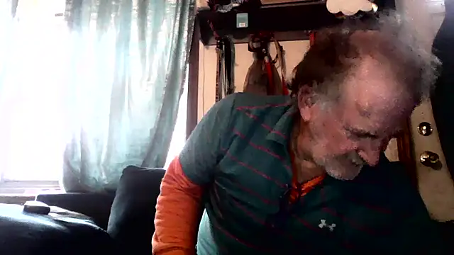 Snapshot of Sweet_Sexy1963 chatting on 11/17/25, 06:14 Sweet Sexy1963 online show from 11/17/25, 06:14