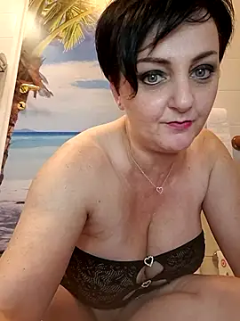 Snapshot of lucillabollente chatting on 11/21/25, 05:55 lucillabollente online show from 11/21/25, 05:55