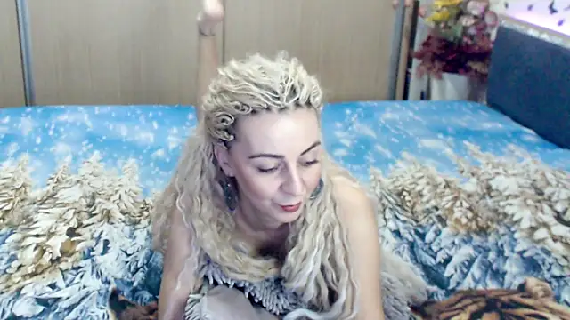 Snapshot of MirabelaSweet chatting on 03/18/25, 04:37 MirabelaSweet online show from 03/18/25, 04:37