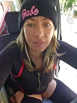 Snapshot of _NinaLuvSins_ chatting on 10/26/25, 03:51 NinaLuvSins online show from 10/26/25, 03:51