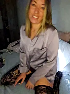 Snapshot of _NinaLuvSins_ chatting on 11/02/25, 12:40 NinaLuvSins online show from 11/02/25, 12:40