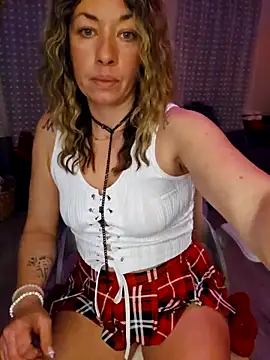 Snapshot of _NinaLuvSins_ chatting on 11/25/25, 01:16 NinaLuvSins online show from 11/25/25, 01:16