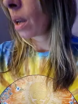 Snapshot of _NinaLuvSins_ chatting on 12/05/25, 12:14 NinaLuvSins online show from 12/05/25, 12:14