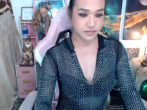 Snapshot of AsianMariaTs chatting on 11/11/25, 02:28 AsianMariaTs online show from 11/11/25, 02:28