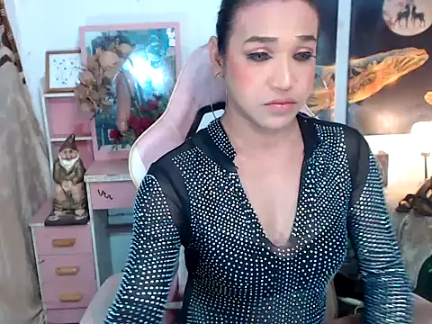 Snapshot of AsianMariaTs chatting on 11/18/25, 02:43 AsianMariaTs online show from 11/18/25, 02:43