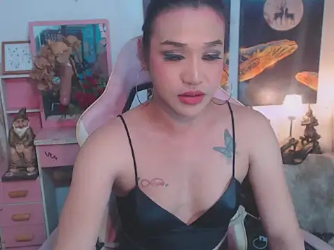 Snapshot of AsianMariaTs chatting on 11/20/25, 02:17 AsianMariaTs online show from 11/20/25, 02:17
