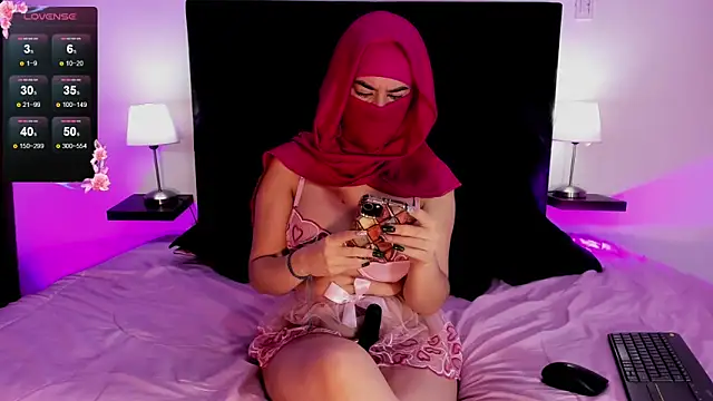 Zafira Alabi online show from 12/19/24, 02:02