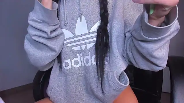 Lisegg  online show from 12/03/25, 10:24