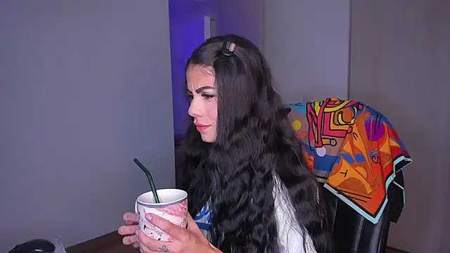 Lisegg  online show from 12/20/25, 01:40