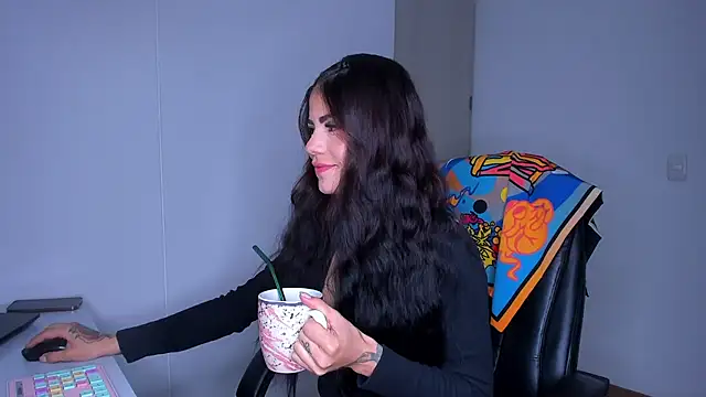 Snapshot of Lisegg_ chatting on 04/23/26, 10:14 Lisegg online show from 04/23/26, 10:14