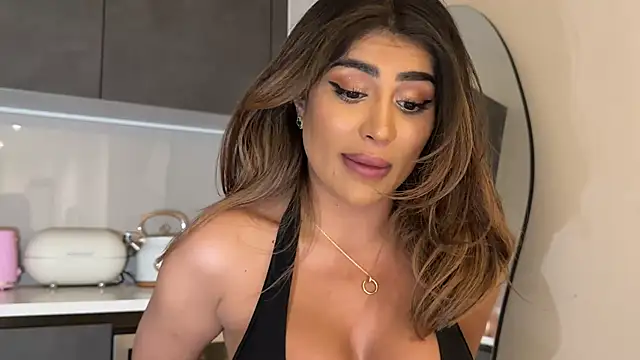 Snapshot of ArabicBarbie chatting on 01/05/26, 11:41 ArabicBarbie online show from 01/05/26, 11:41