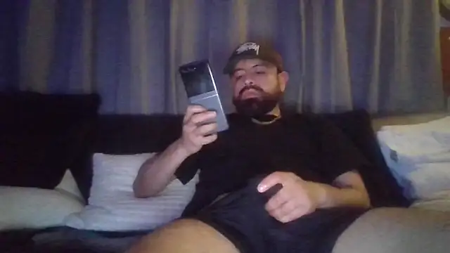 Snapshot of DRHUNGRX chatting on 02/15/25, 12:22 DRHUNGRX online show from 02/15/25, 12:22