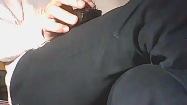 Snapshot of Moro_ra chatting on 10/13/25, 06:08 Moro ra online show from 10/13/25, 06:08