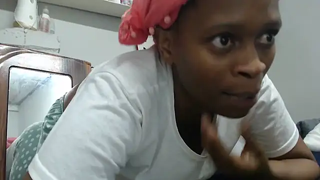 Snapshot of xTwerkingMistressx chatting on 10/16/25, 09:05 xTwerkingMistressx online show from 10/16/25, 09:05