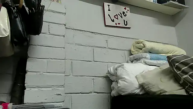 Snapshot of xTwerkingMistressx chatting on 12/14/25, 04:18 xTwerkingMistressx online show from 12/14/25, 04:18