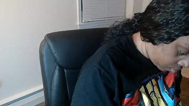 Sexymona1218 online show from 12/18/25, 10:05