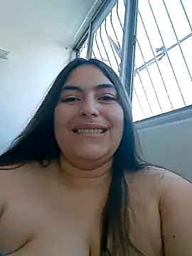 Snapshot of xandra252 chatting on 04/11/26, 01:04 xandra252 online show from 04/11/26, 01:04