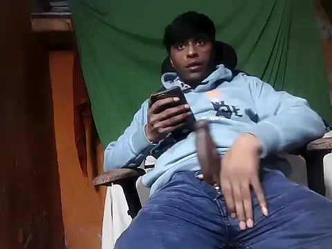 Snapshot of desiboy1101 chatting on 12/22/25, 02:03 desiboy1101 online show from 12/22/25, 02:03