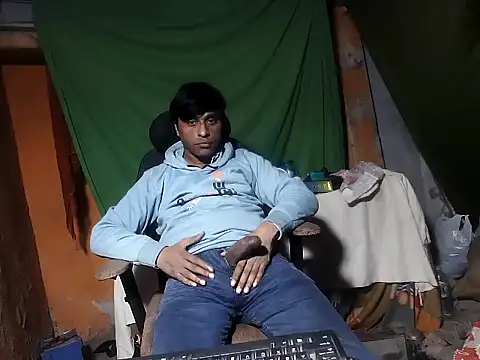 Snapshot of desiboy1101 chatting on 01/11/26, 02:55 desiboy1101 online show from 01/11/26, 02:55