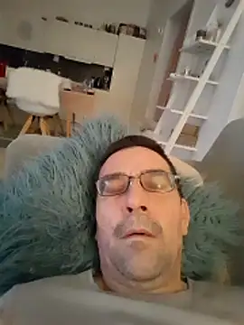 Snapshot of dick81 chatting on 02/01/26, 11:20 dick81 online show from 02/01/26, 11:20