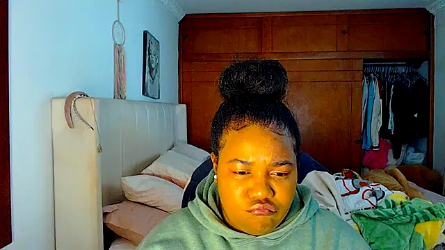 Snapshot of Daddys_girl1 chatting on 10/12/25, 05:17 Daddys girl1 online show from 10/12/25, 05:17