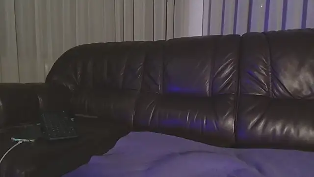 Snapshot of DeesseLuxure chatting on 02/11/25, 10:15 DeesseLuxure online show from 02/11/25, 10:15