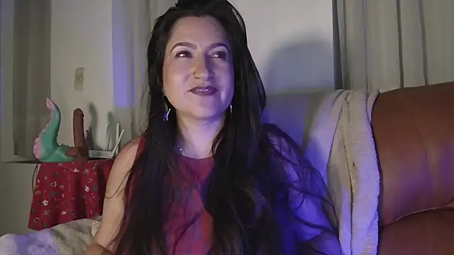 Snapshot of DeesseLuxure chatting on 09/15/25, 04:01 DeesseLuxure online show from 09/15/25, 04:01