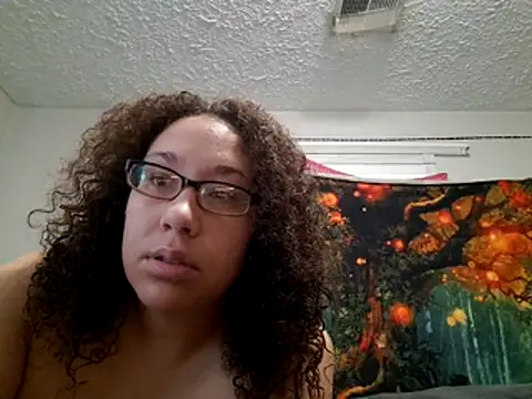 Snapshot of Theplayfulbbw chatting on 07/10/26, 04:31 Theplayfulbbw online show from 07/10/26, 04:31
