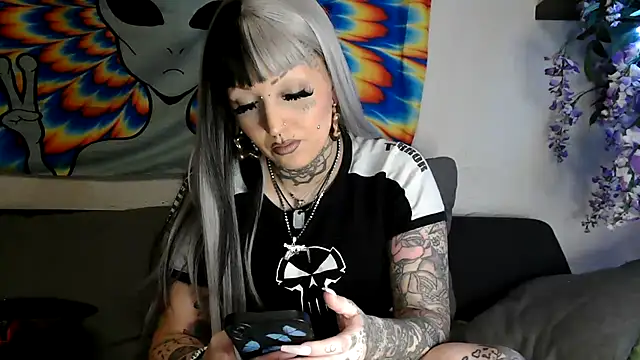 RoxxyInk online show from 01/13/25, 08:05