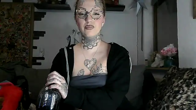 RoxxyInk online show from 02/08/26, 02:37