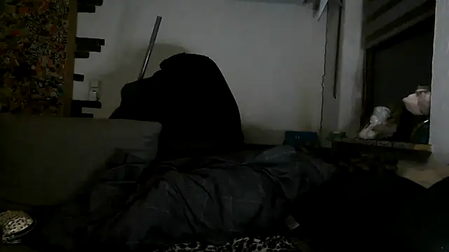 Snapshot of RoxxyInk chatting on 04/25/26, 11:35 RoxxyInk online show from 04/25/26, 11:35