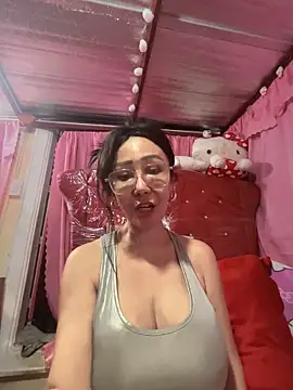 Snapshot of sweetieme chatting on 03/16/25, 10:22 sweetieme online show from 03/16/25, 10:22