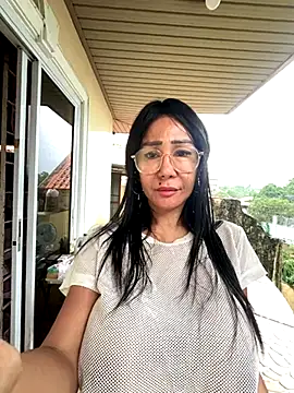 Snapshot of sweetieme chatting on 10/03/25, 02:08 sweetieme online show from 10/03/25, 02:08