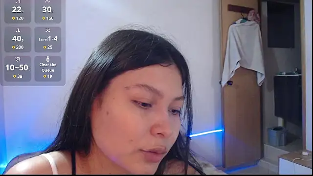 evolet01 online show from 11/26/25, 03:24