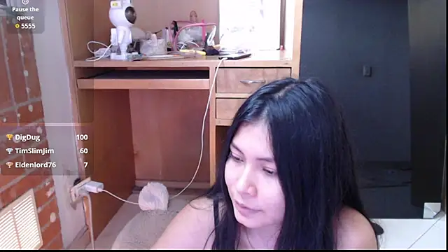 Snapshot of evolet01 chatting on 04/19/26, 09:06 evolet01 online show from 04/19/26, 09:06