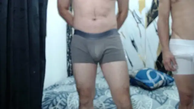 Snapshot of BruceAnRobin chatting on 09/10/25, 11:05 BruceAnRobin online show from 09/10/25, 11:05