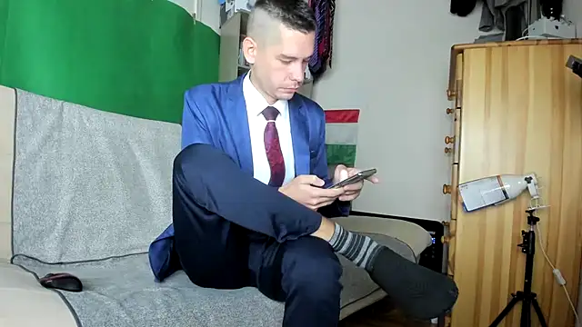 viraglaci18xh online show from 11/18/25, 03:45