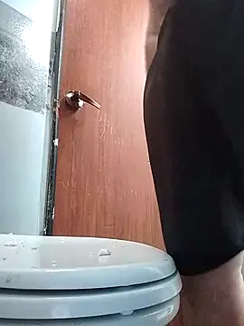 Snapshot of Mbooty86 chatting on 10/25/25, 04:13 Mbooty86 online show from 10/25/25, 04:13