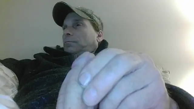 Snapshot of cumhere71 chatting on 04/10/26, 03:45 cumhere71 online show from 04/10/26, 03:45